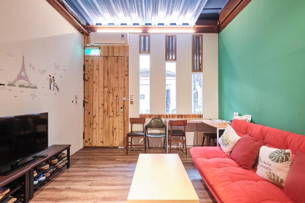 小黑琵416輕旅 Little Happy Hostel Tchaj-nan Exteriér fotografie